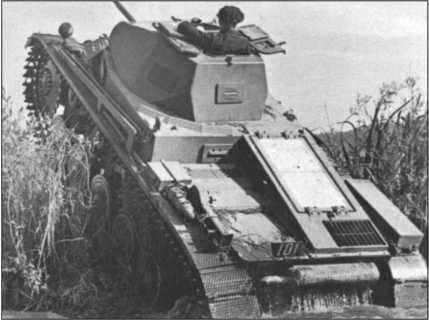 Иллюстрация к книге — "Тигры" в снегу. Мемуары танкового аса [i_022.jpg]