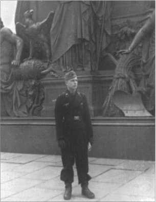 Иллюстрация к книге — "Тигры" в снегу. Мемуары танкового аса [i_036.jpg]