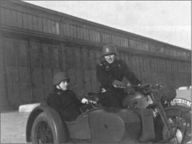 Иллюстрация к книге — "Тигры" в снегу. Мемуары танкового аса [i_042.jpg]