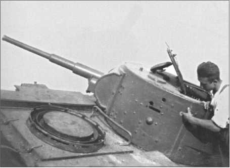 Иллюстрация к книге — "Тигры" в снегу. Мемуары танкового аса [i_071.jpg]