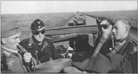 Иллюстрация к книге — "Тигры" в снегу. Мемуары танкового аса [i_168.jpg]