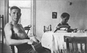 Иллюстрация к книге — "Тигры" в снегу. Мемуары танкового аса [i_173.jpg]