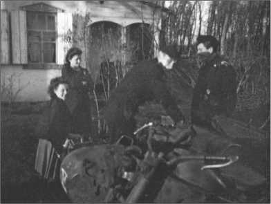 Иллюстрация к книге — "Тигры" в снегу. Мемуары танкового аса [i_272.jpg]