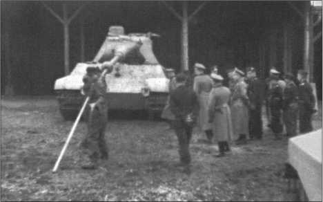 Иллюстрация к книге — "Тигры" в снегу. Мемуары танкового аса [i_316.jpg]