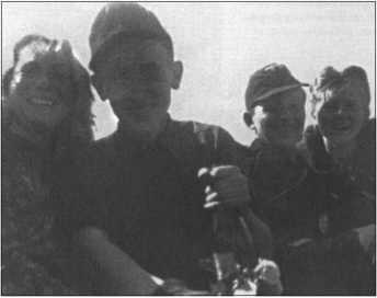 Иллюстрация к книге — "Тигры" в снегу. Мемуары танкового аса [i_325.jpg]