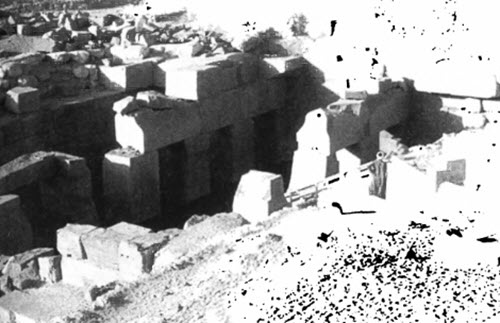 Иллюстрация к книге — Боги Эдема [i_021.jpg]