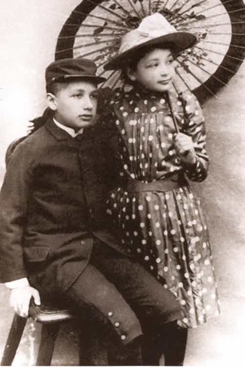 Иллюстрация к книге — Эйнштейн [i_010.jpg]