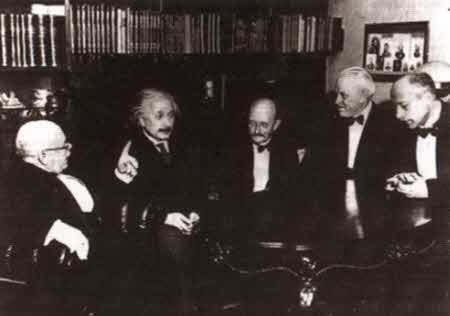 Иллюстрация к книге — Эйнштейн [i_041.jpg]