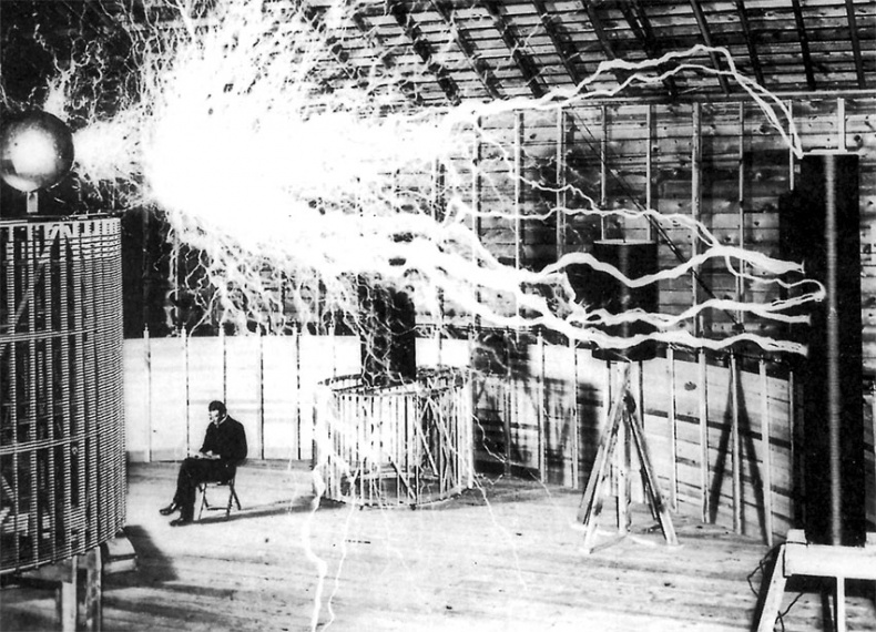 Иллюстрация к книге — Никола Тесла. Повелитель вселенной [i_018.jpg]