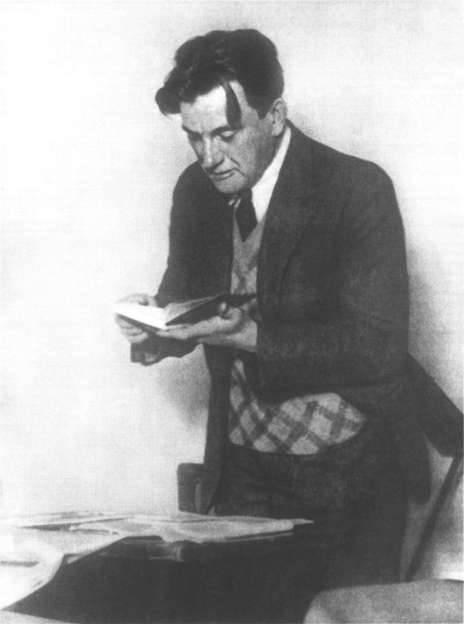 Иллюстрация к книге — Маяковский. Самоубийство [i_036.jpg]