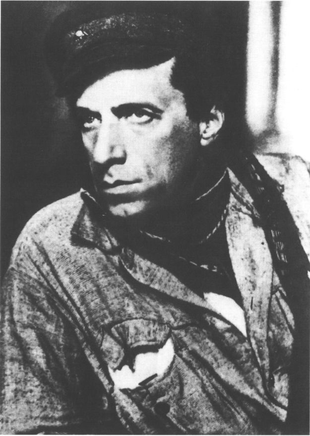 Иллюстрация к книге — Маяковский. Самоубийство [i_040.jpg]