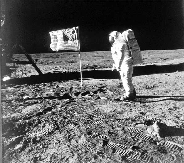 Иллюстрация к книге — Тайны космонавтики [i_020.jpg]