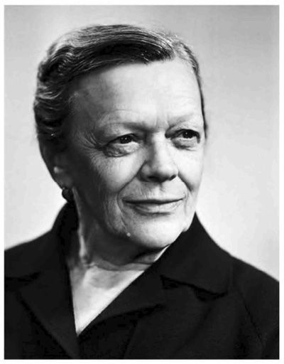 Иллюстрация к книге — Фаина Раневская. Фуфа Великолепная, или С юмором по жизни [i_063.jpg]