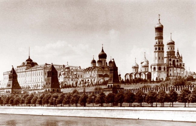 Иллюстрация к книге — Мои королевы. Раневская, Зелёная, Пельтцер [i_029.jpg]