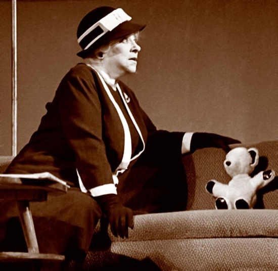 Иллюстрация к книге — Мои королевы. Раневская, Зелёная, Пельтцер [i_086.jpg]