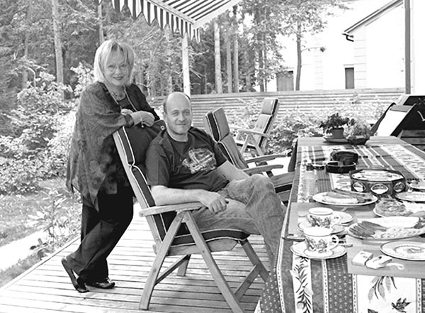 Иллюстрация к книге — Галина Волчек. В зеркале нелепом и трагическом [_223.jpg]