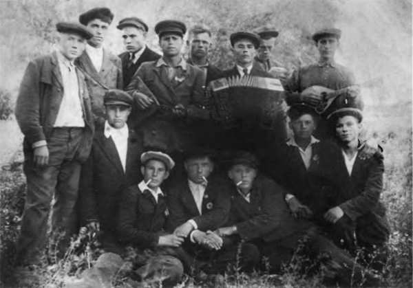 Иллюстрация к книге — Берзарин [i_026.jpg]