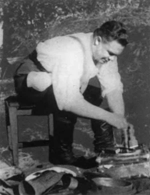 Иллюстрация к книге — Берзарин [i_030.jpg]