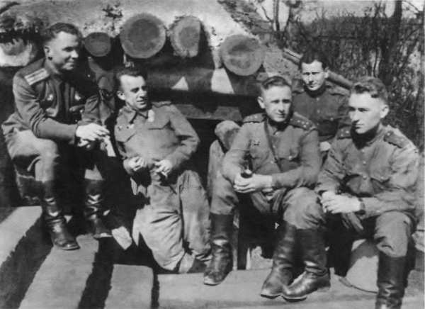 Иллюстрация к книге — Берзарин [i_052.jpg]