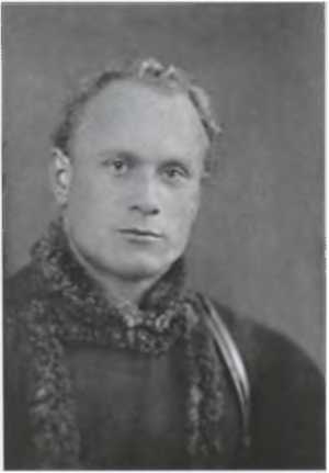 Иллюстрация к книге — Записки из чемодана. Тайные дневники первого председателя КГБ, найденные через 25 лет после его смерти [i_013.jpg]