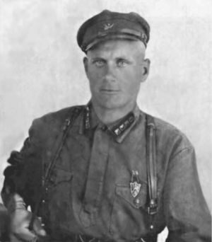 Иллюстрация к книге — Записки из чемодана. Тайные дневники первого председателя КГБ, найденные через 25 лет после его смерти [i_016.jpg]