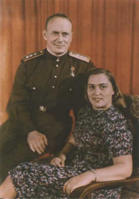 Иллюстрация к книге — Записки из чемодана. Тайные дневники первого председателя КГБ, найденные через 25 лет после его смерти [i_049.jpg]