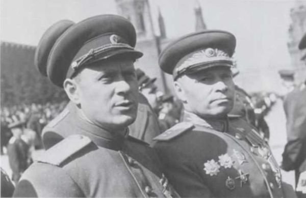 Иллюстрация к книге — Записки из чемодана. Тайные дневники первого председателя КГБ, найденные через 25 лет после его смерти [i_065.jpg]