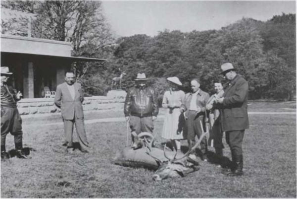 Иллюстрация к книге — Записки из чемодана. Тайные дневники первого председателя КГБ, найденные через 25 лет после его смерти [i_112.jpg]