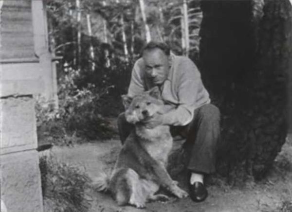 Иллюстрация к книге — Записки из чемодана. Тайные дневники первого председателя КГБ, найденные через 25 лет после его смерти [i_117.jpg]