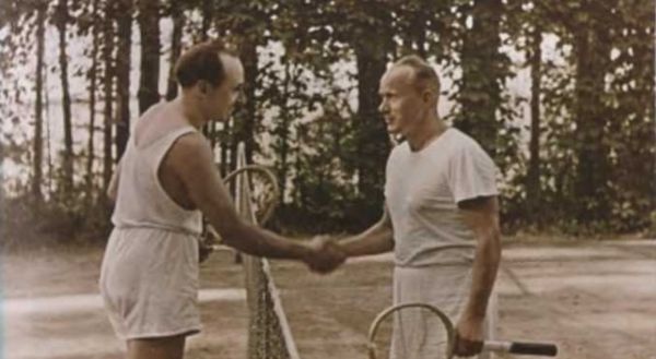 Иллюстрация к книге — Записки из чемодана. Тайные дневники первого председателя КГБ, найденные через 25 лет после его смерти [i_121.jpg]