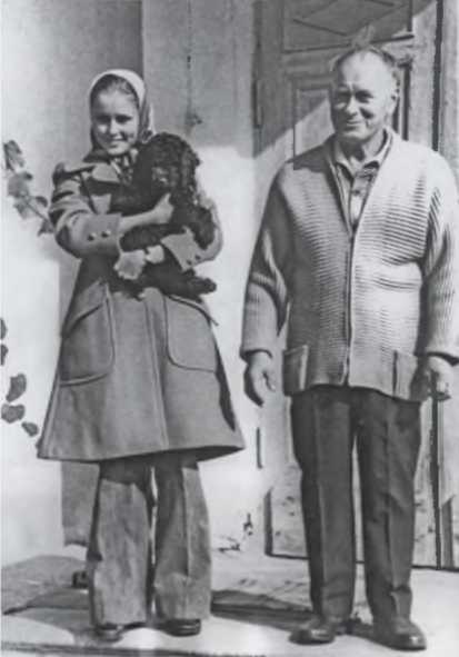 Иллюстрация к книге — Записки из чемодана. Тайные дневники первого председателя КГБ, найденные через 25 лет после его смерти [i_144.jpg]