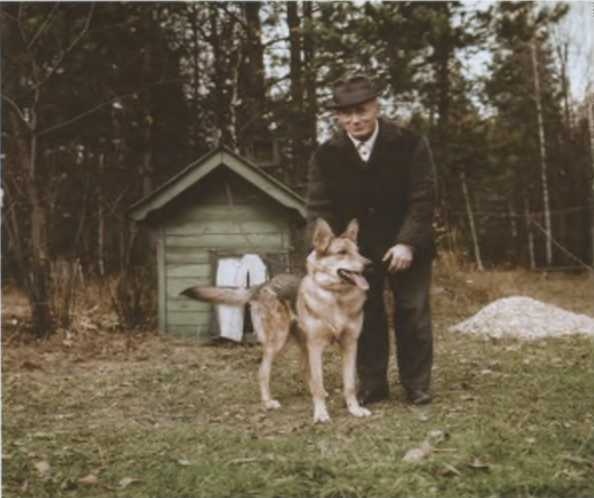 Иллюстрация к книге — Записки из чемодана. Тайные дневники первого председателя КГБ, найденные через 25 лет после его смерти [i_145.jpg]