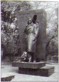 Иллюстрация к книге — Рихард Зорге. Джеймс Бонд советской разведки [i_020.jpg]