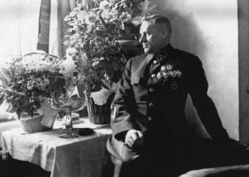 Иллюстрация к книге — Рокоссовский [i_024.jpg]