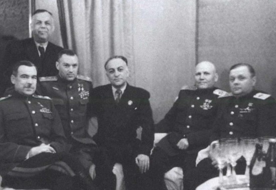 Иллюстрация к книге — Рокоссовский [i_045.jpg]