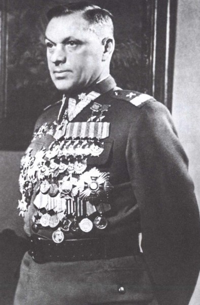 Иллюстрация к книге — Рокоссовский [i_050.jpg]