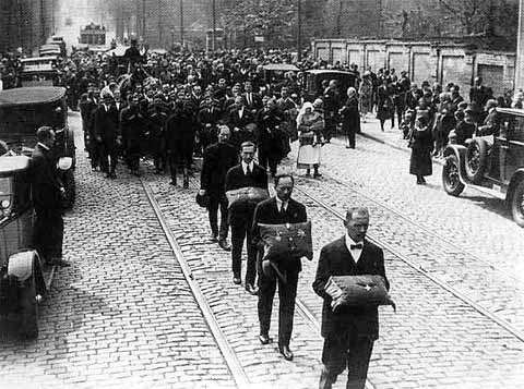 Иллюстрация к книге — Врангель [i_057.jpg]