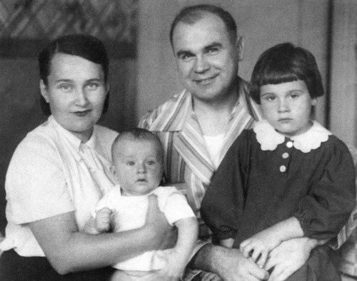 Иллюстрация к книге — Байбаков [i_012.jpg]