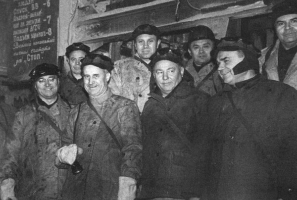 Иллюстрация к книге — Байбаков [i_026.jpg]