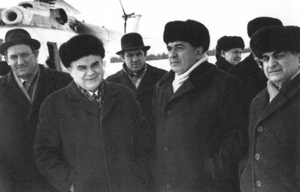 Иллюстрация к книге — Байбаков [i_027.jpg]