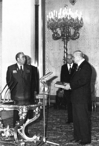 Иллюстрация к книге — Байбаков [i_032.jpg]