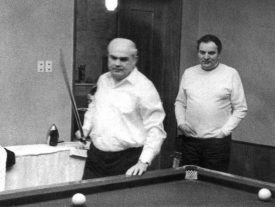 Иллюстрация к книге — Байбаков [i_051.jpg]