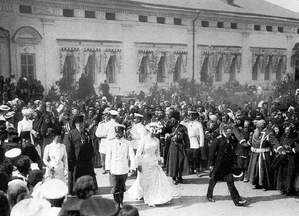 Иллюстрация к книге — Августейший бунт. Дом Романовых накануне революции [i_020.jpg]