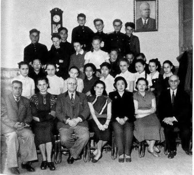 Иллюстрация к книге — Повседневная жизнь "русского" Китая [i_030.jpg]