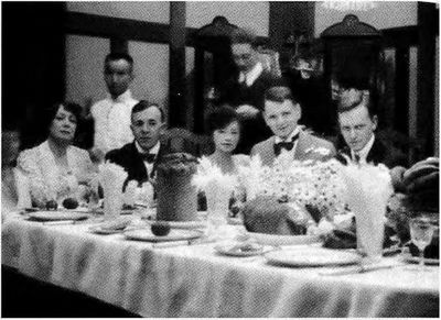 Иллюстрация к книге — Повседневная жизнь "русского" Китая [i_031.jpg]