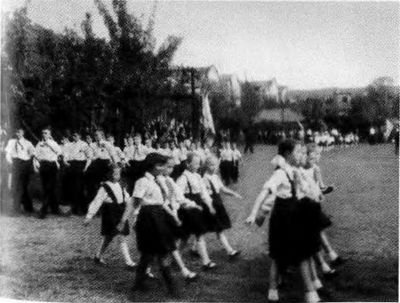 Иллюстрация к книге — Повседневная жизнь "русского" Китая [i_051.jpg]