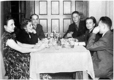 Иллюстрация к книге — Повседневная жизнь "русского" Китая [i_063.jpg]