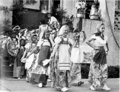 Иллюстрация к книге — Повседневная жизнь "русского" Китая [i_064.jpg]