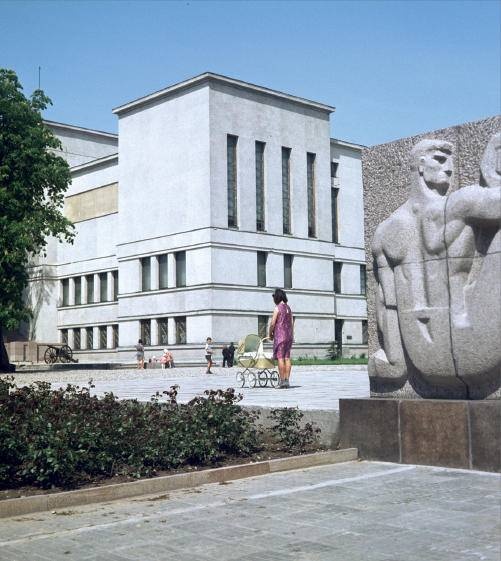 Иллюстрация к книге — С мамой о прекрасном. Зарубежная живопись от Яна ван Эйка до Пабло Пикассо [i_099.jpg]