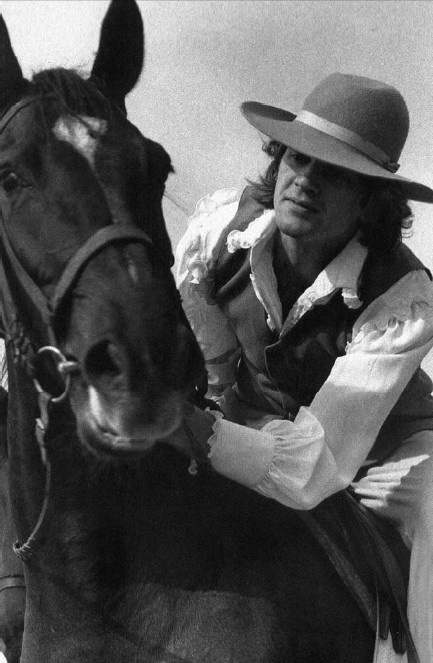 Иллюстрация к книге — Александр Абдулов. Необыкновенное чудо [i_003.jpg]